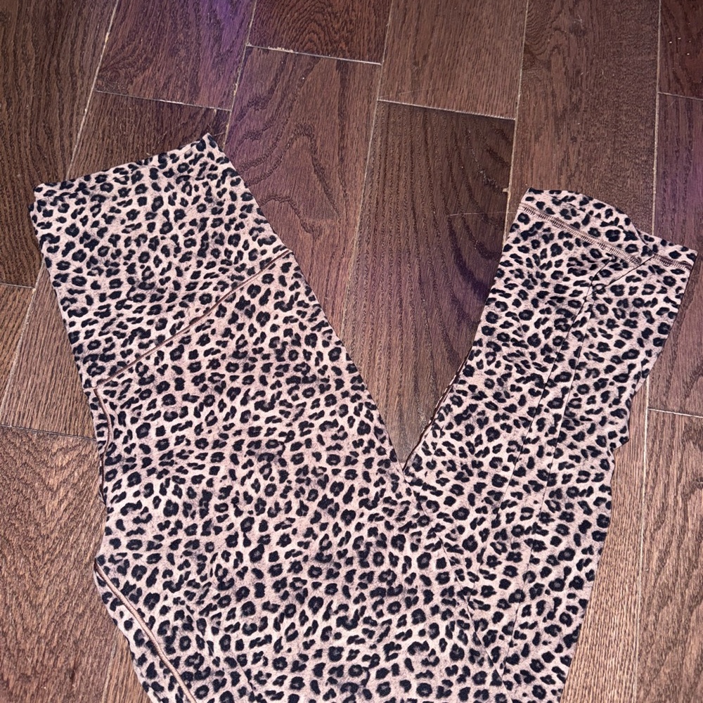 Leopard Print Women's Leggings offline